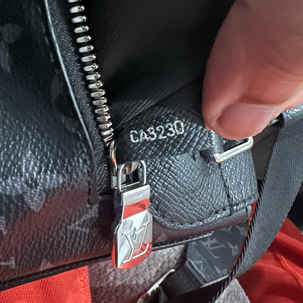 LOUIS VUITTON 2020 MESSENGER BAG - Picture 5 of 5